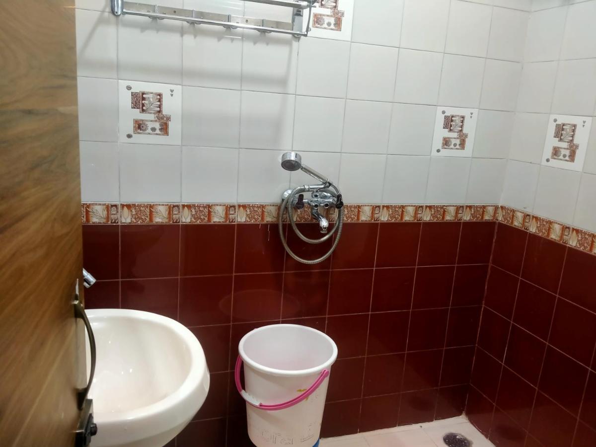 Holy Hotel 3*