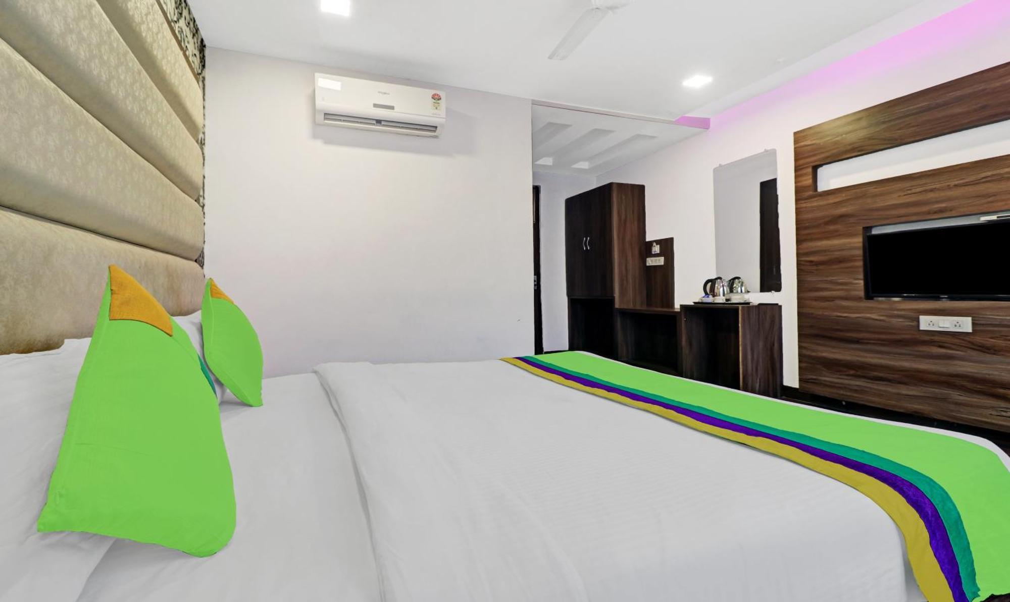 Hotel Itsy Unique - Near Railway Station 3*