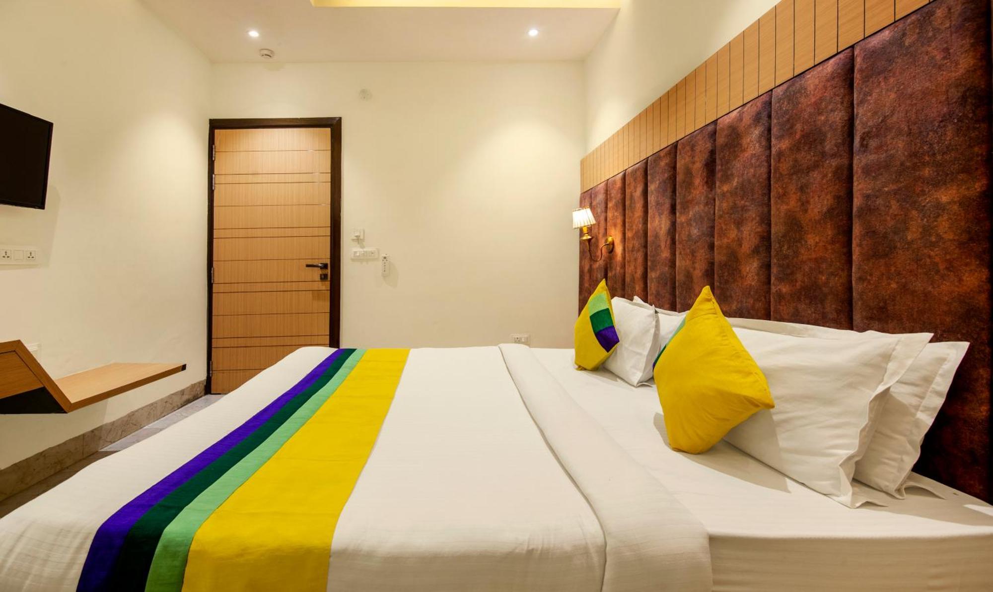 Itsy Sehdev Residency, Near Golden Temple Hotel