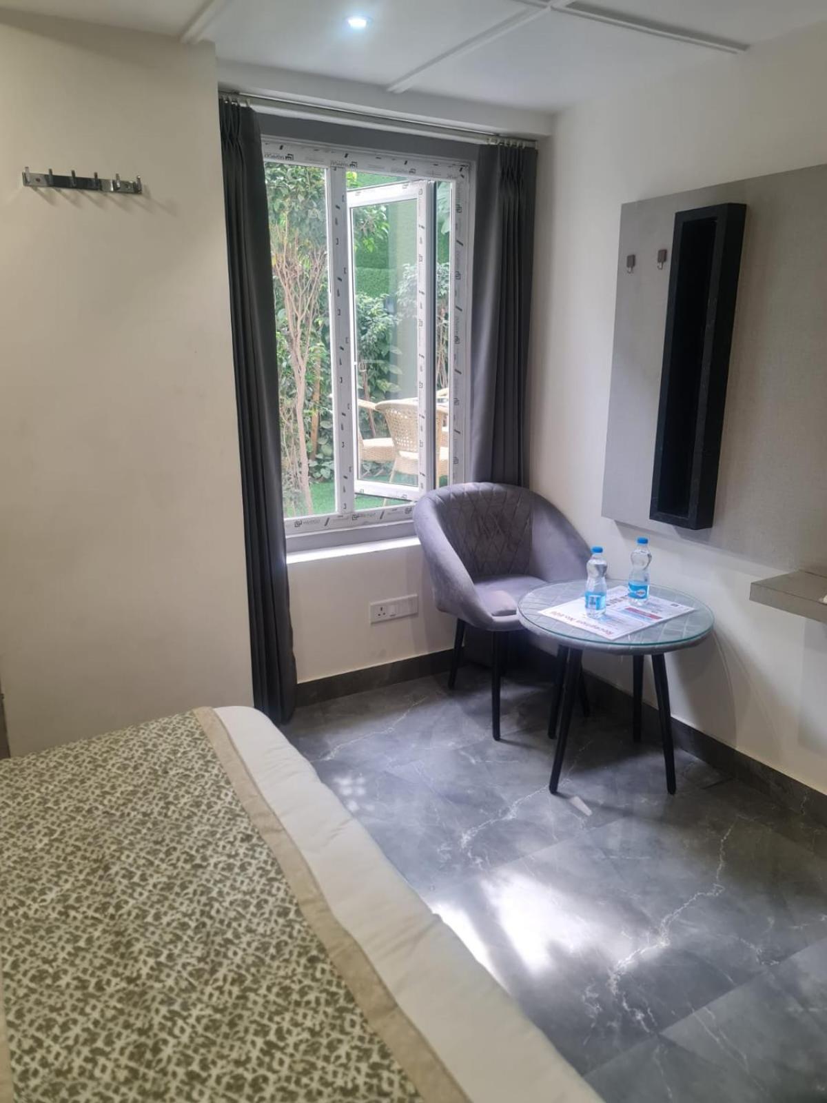 Hotel View With Garden -5 Mins Walk From Golden Temple