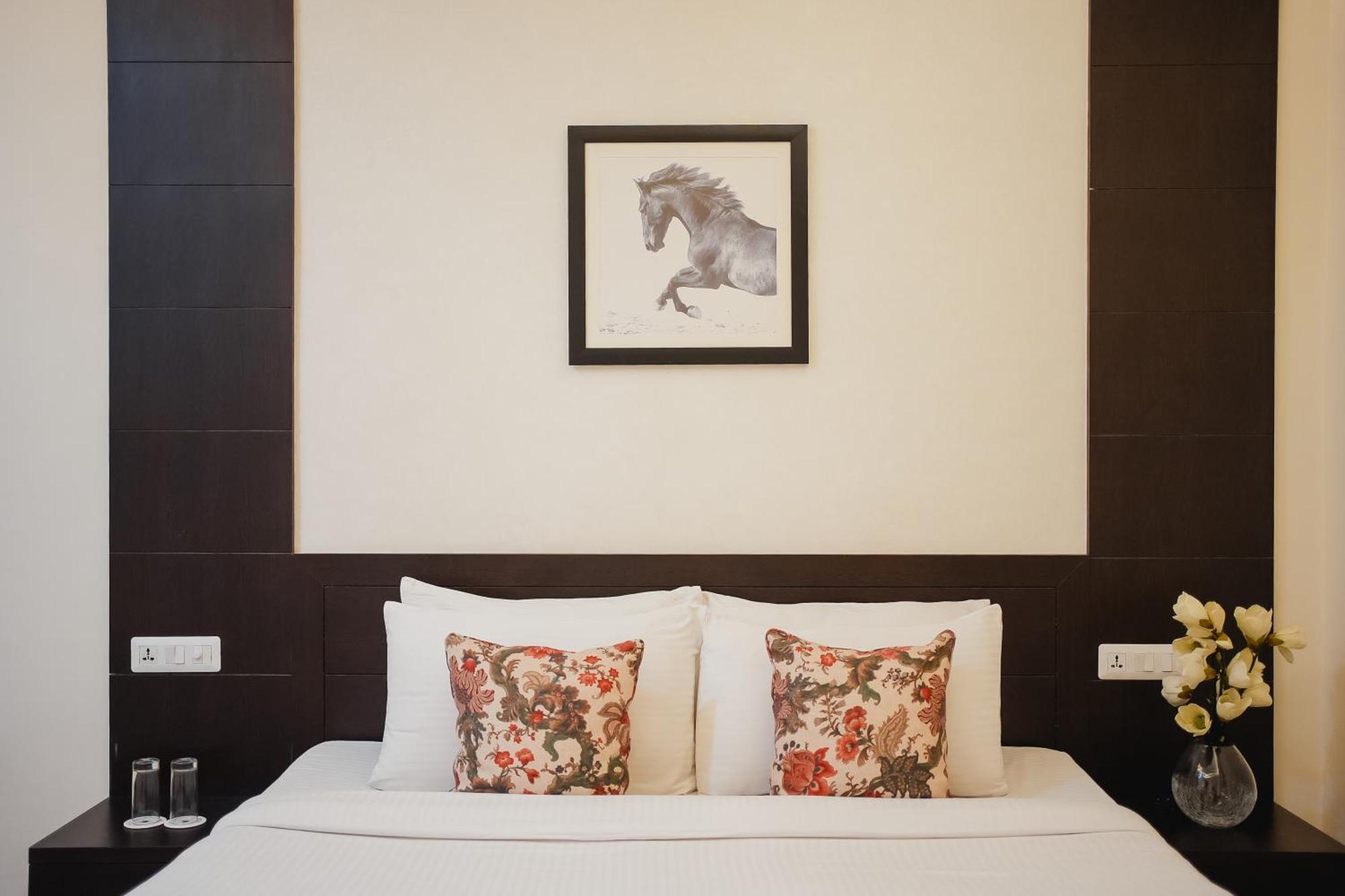 Apartment Silver Leaf *