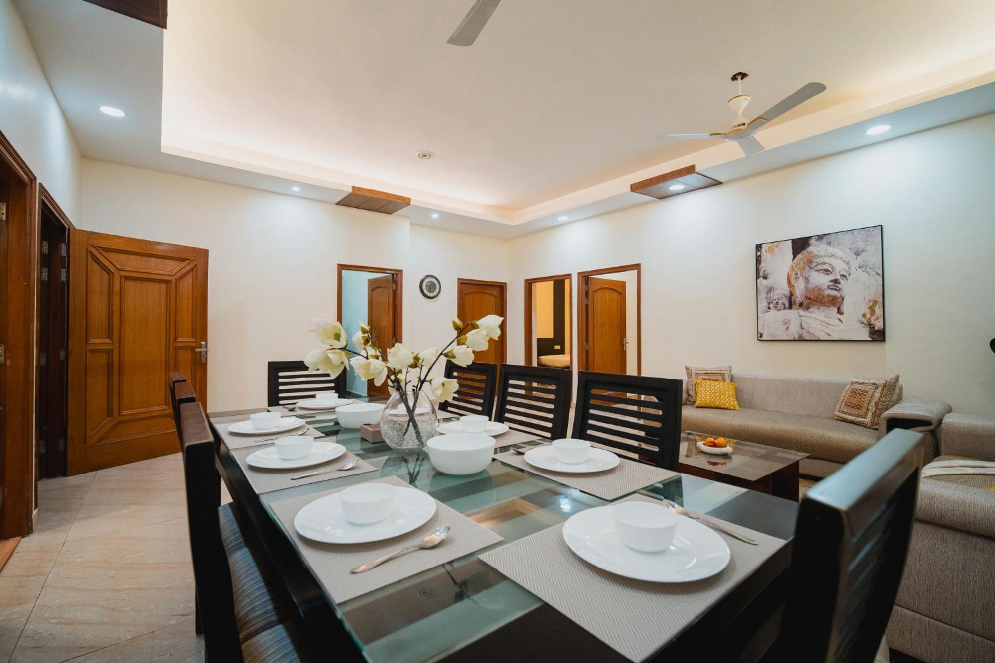Silver Leaf Apartment
