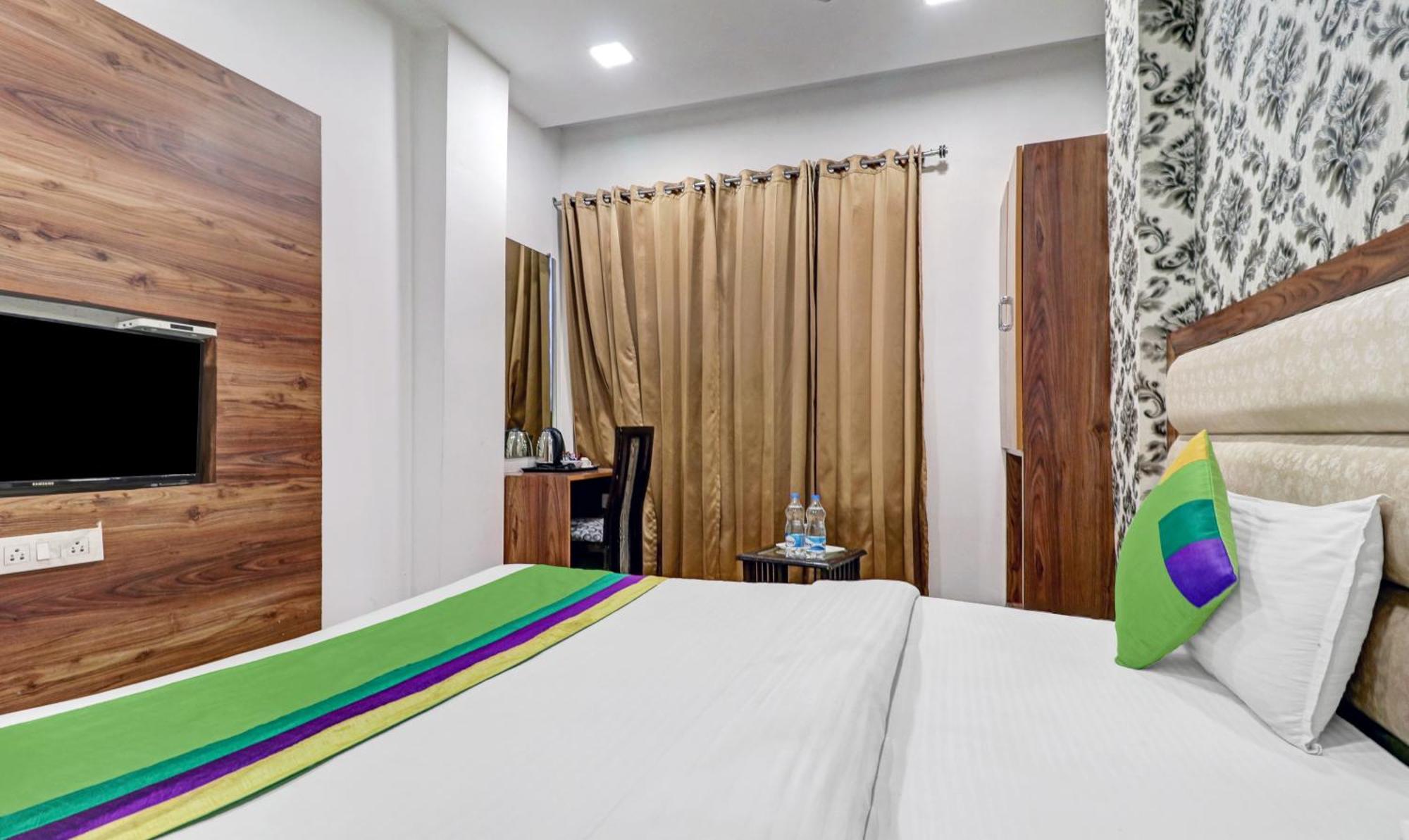 Hotel Itsy Unique - Near Railway Station 3*