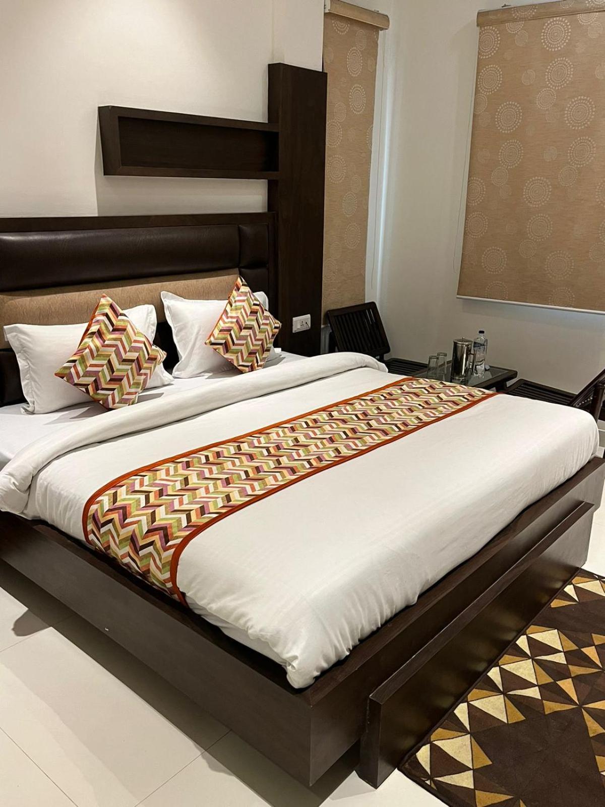 Sb Residency Hotel 3*