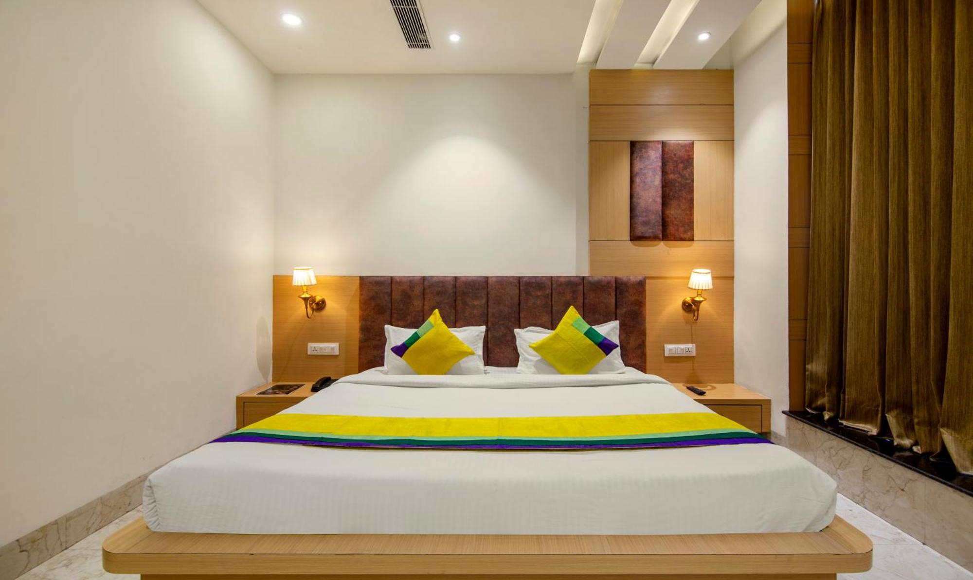 Itsy Sehdev Residency, Near Golden Temple Hotel