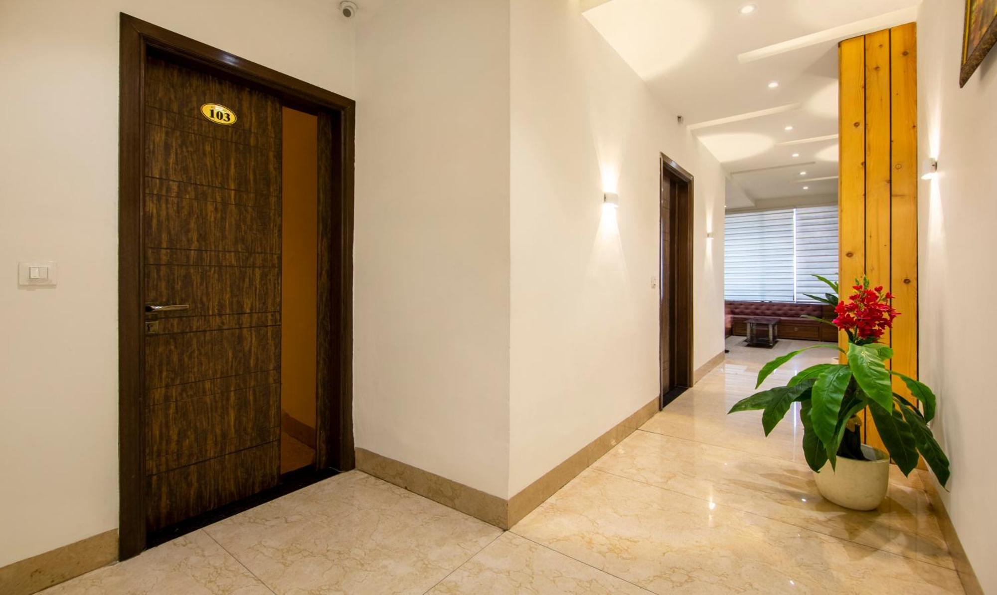 Itsy Sehdev Residency, Near Golden Temple