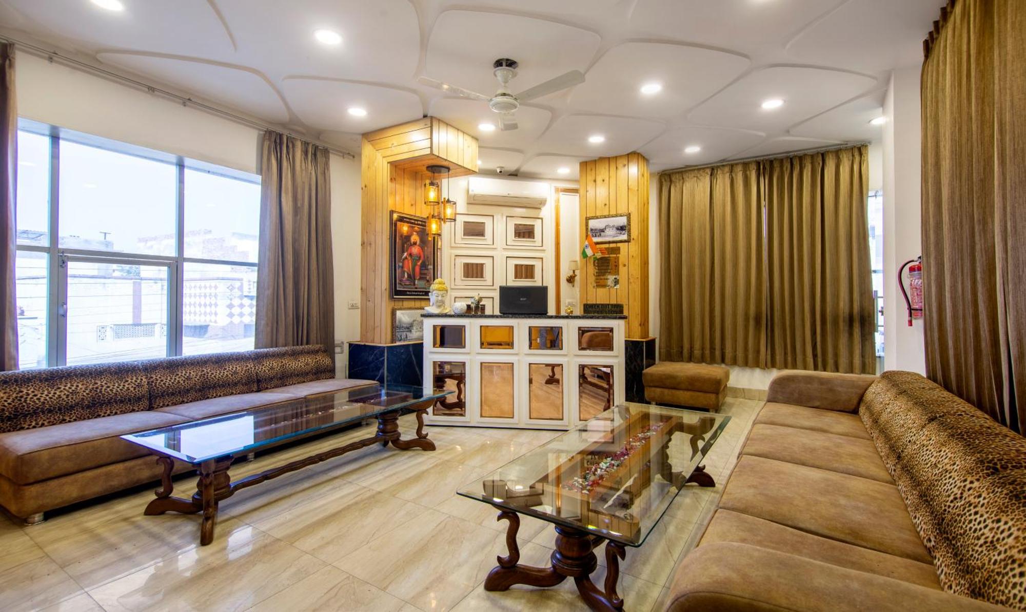 Itsy Sehdev Residency, Near Golden Temple 3*