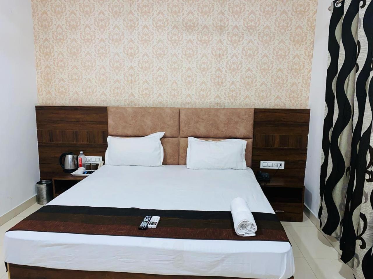 Hotel Jk Residency- 4 Min Walk From Golden Temple 3*