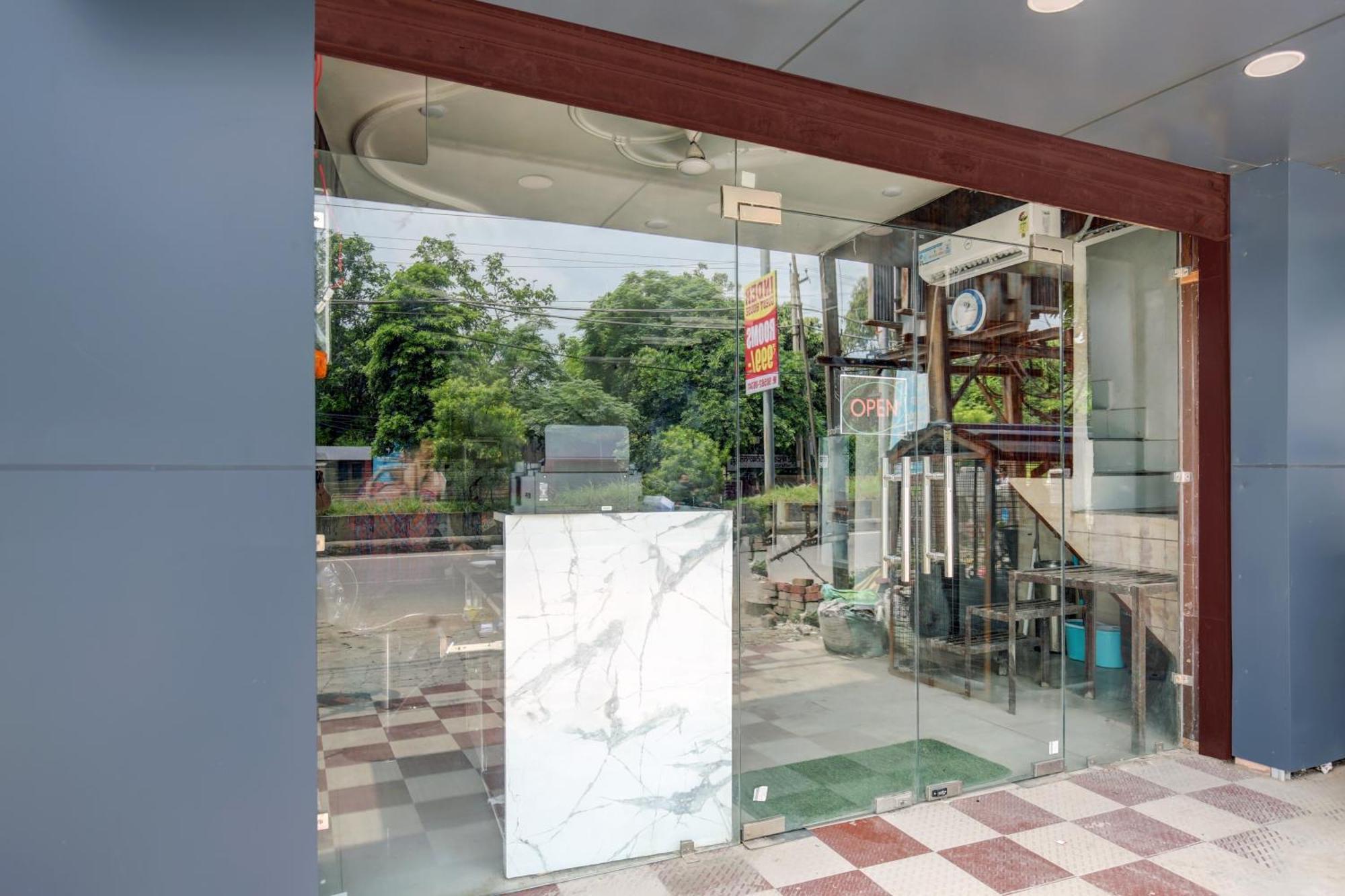 Oyo Flagship Inder Hotel 3*