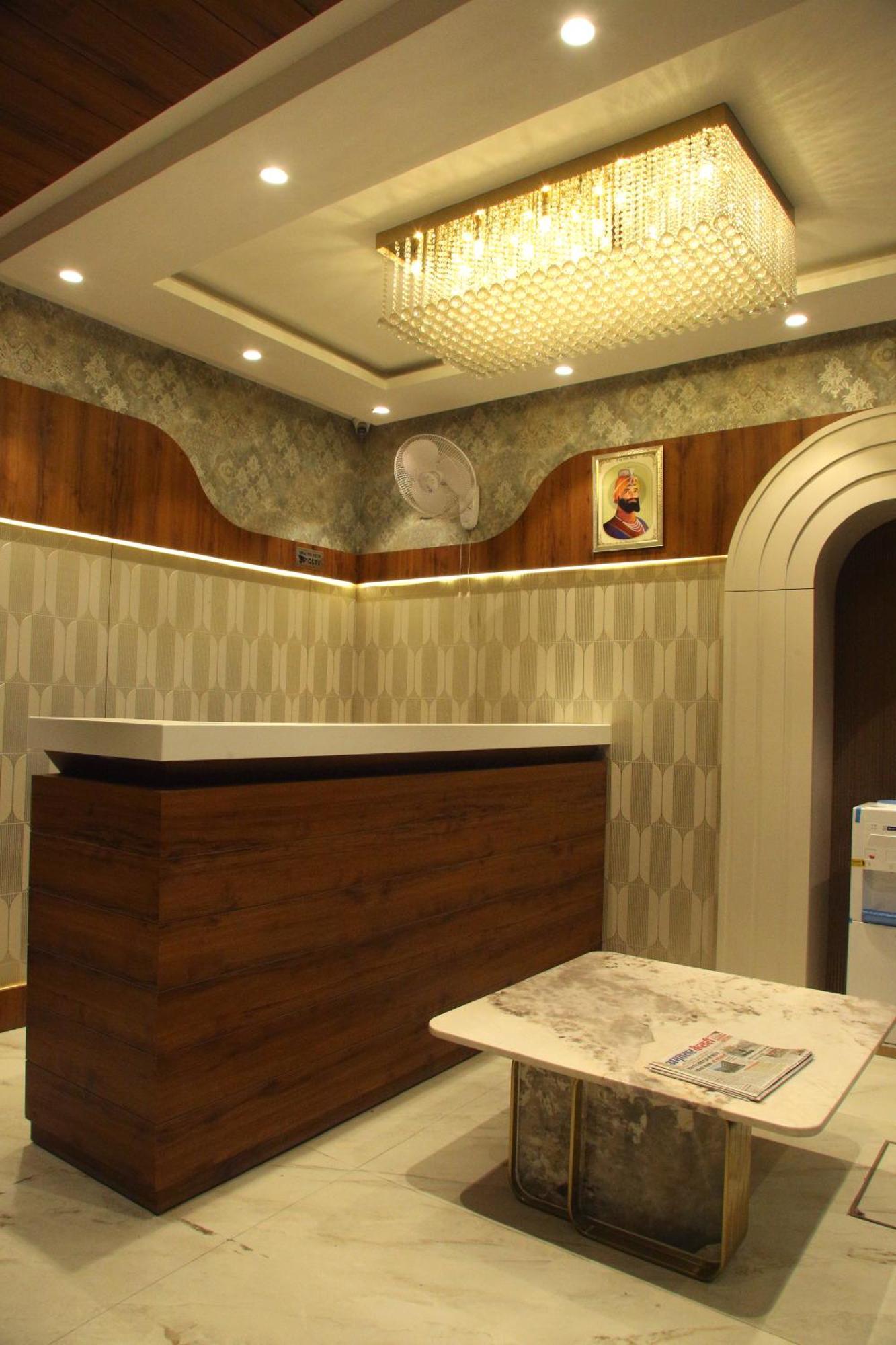 Jr Grand 100 Meter From Golden Temple 3* Amritsar