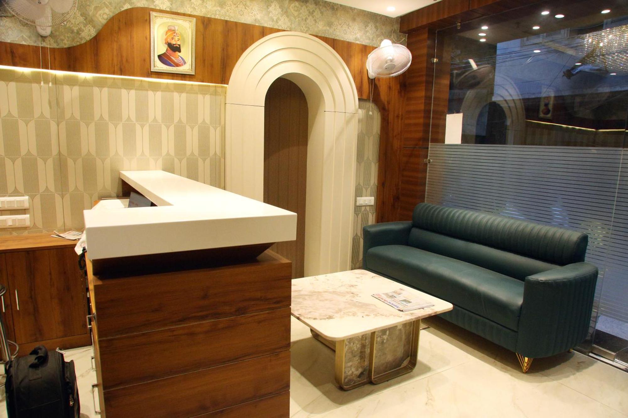 Hotel Jr Grand 100 Meter From Golden Temple 3*