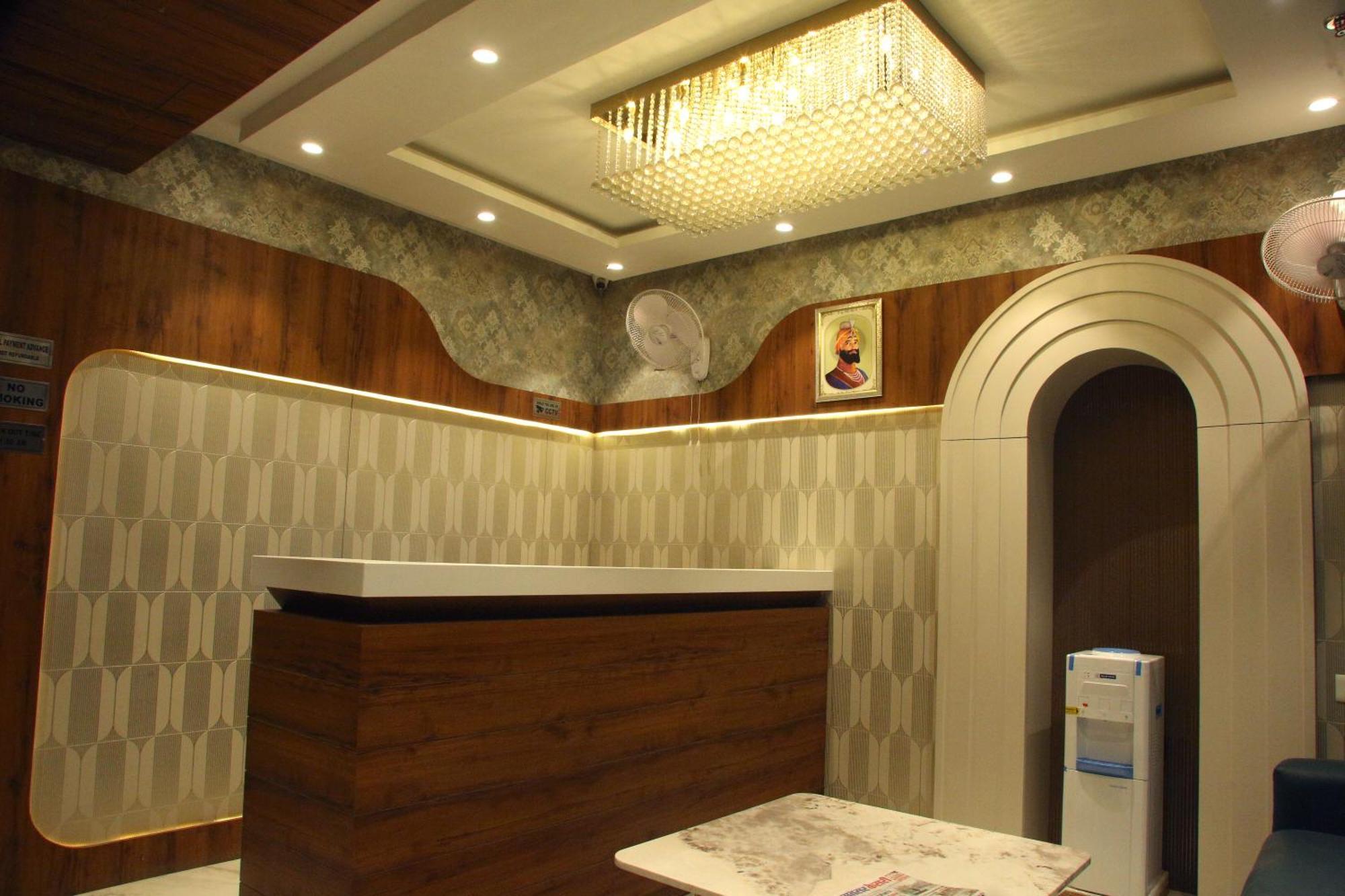 Hotel Jr Grand 100 Meter From Golden Temple Amritsar