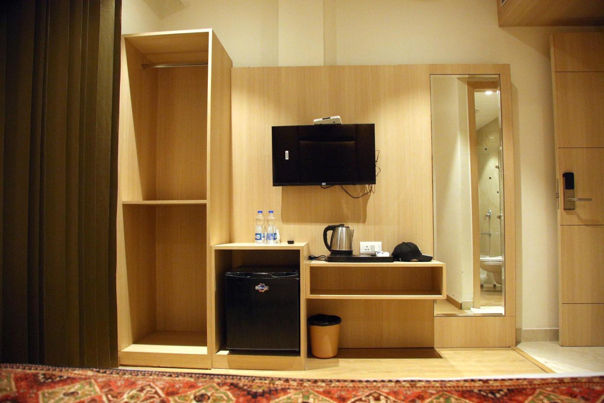 Hotel Jr Grand 100 Meter From Golden Temple Amritsar