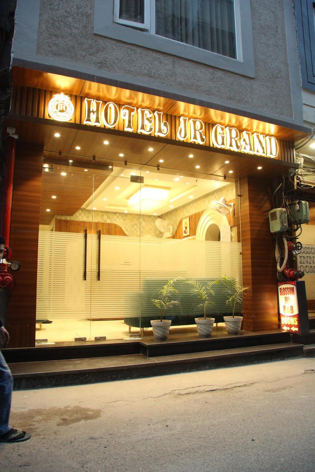 Jr Grand 100 Meter From Golden Temple Hotel Amritsar