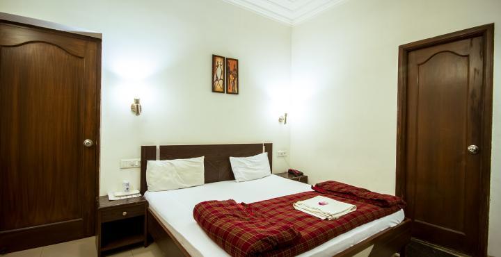 Sapphire Opposite Golden Temple Hotel