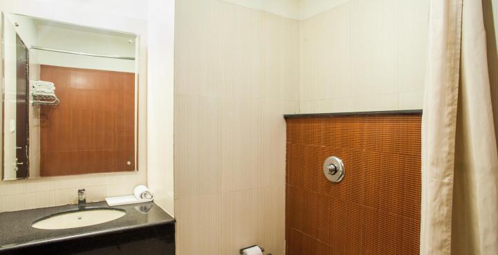 Capital O 15395 42 Hotel 3*