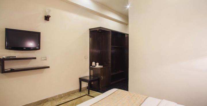 Capital O 15395 42 Amritsar