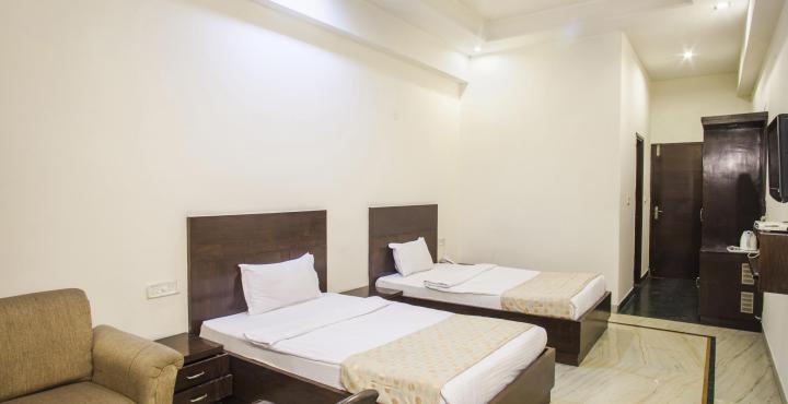 Capital O 15395 42 3* Amritsar