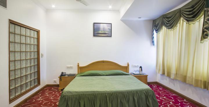 Lawrence Hotel 3*