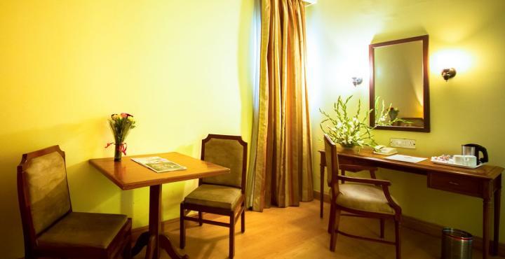 Ritz Plaza 4*