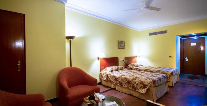 Hotel Ritz Plaza 4*