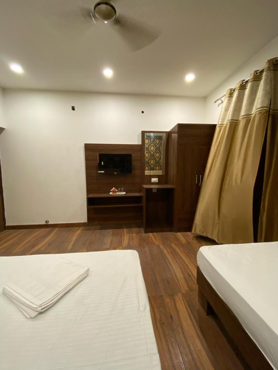Hotel Jk Residency- 4 Min Walk From Golden Temple 3*