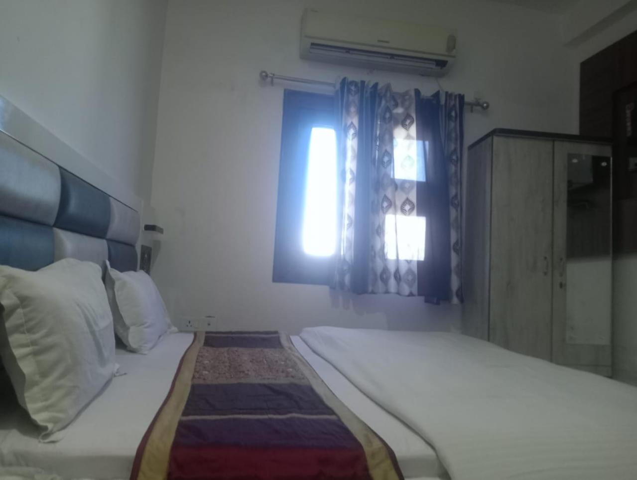 Gurjeet Guest House 50Mtr From Golden Temple 3*