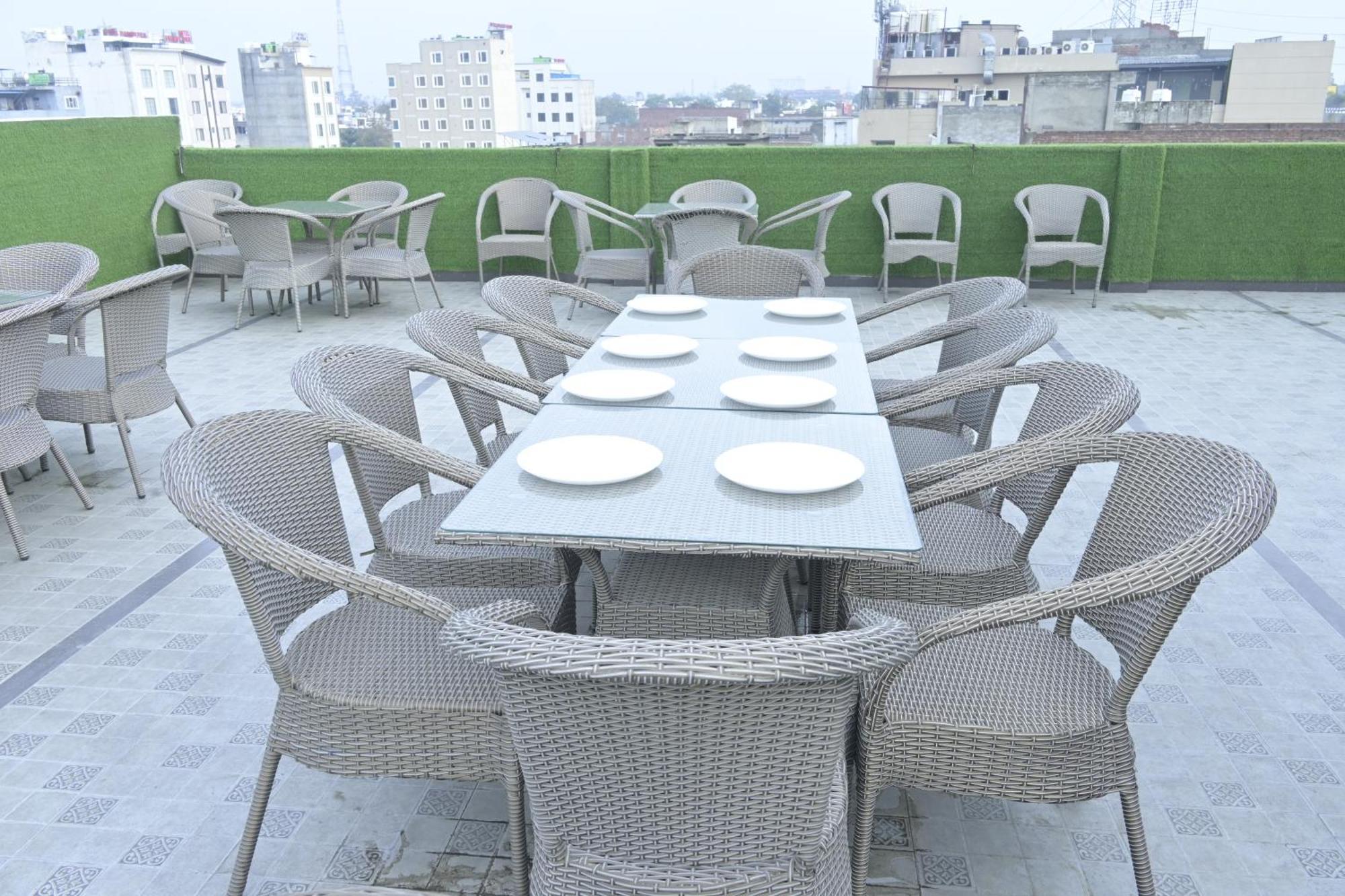 Hotel Vk & 3*