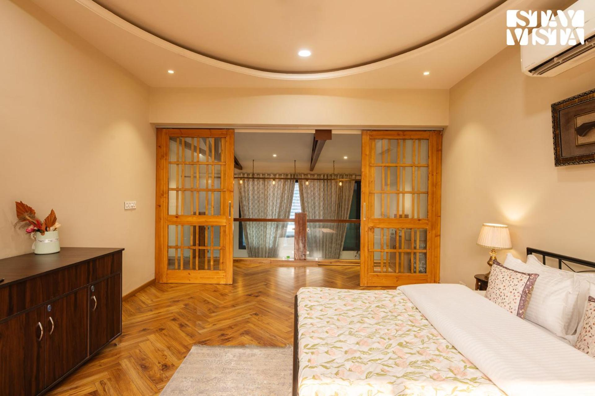 Villa Stayvista's Velvet Whisper - Urban Retreat With Contemporary Decor, Cozy Balcony & Lawn