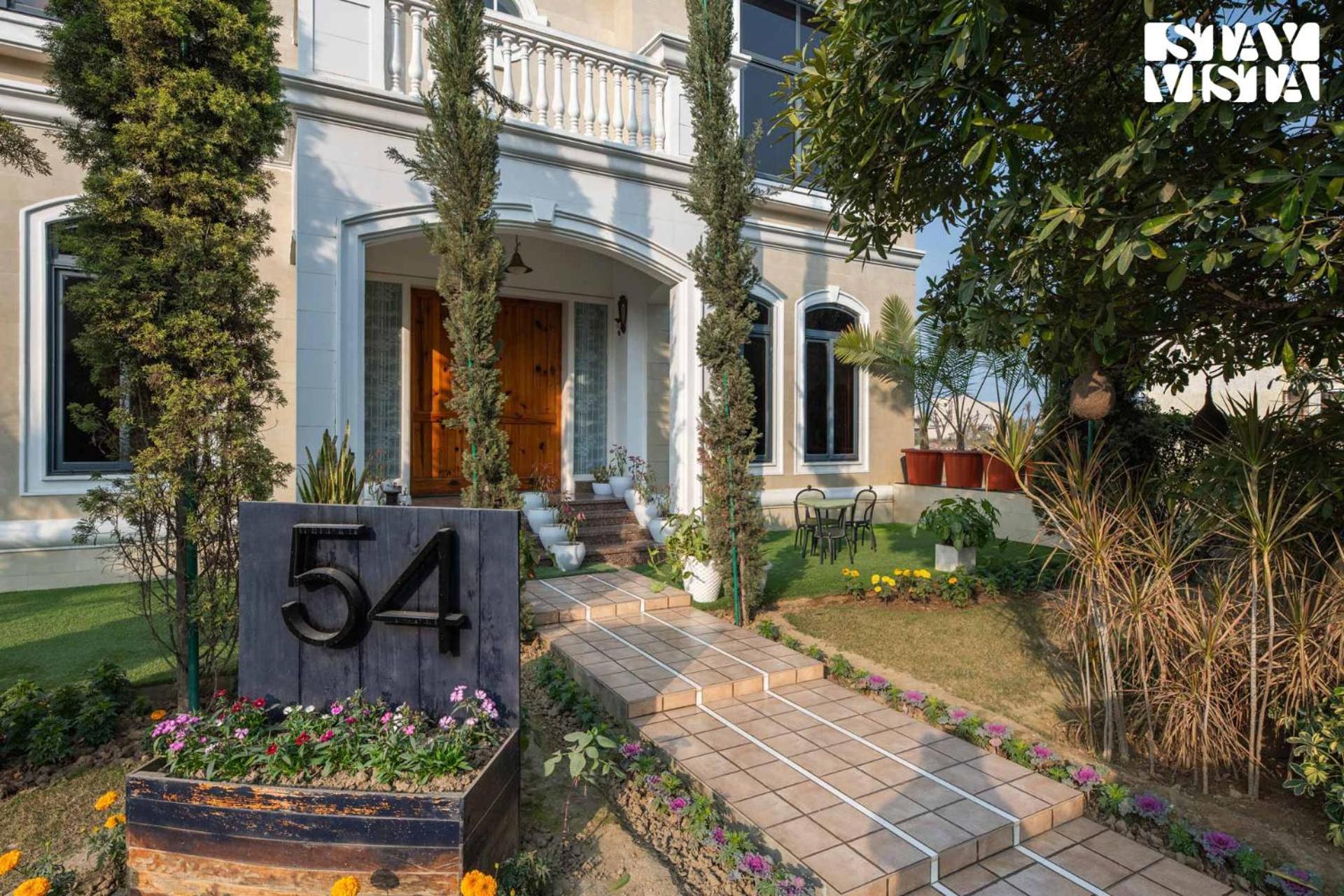 Villa Stayvista's Velvet Whisper - Urban Retreat With Contemporary Decor, Cozy Balcony & Lawn *