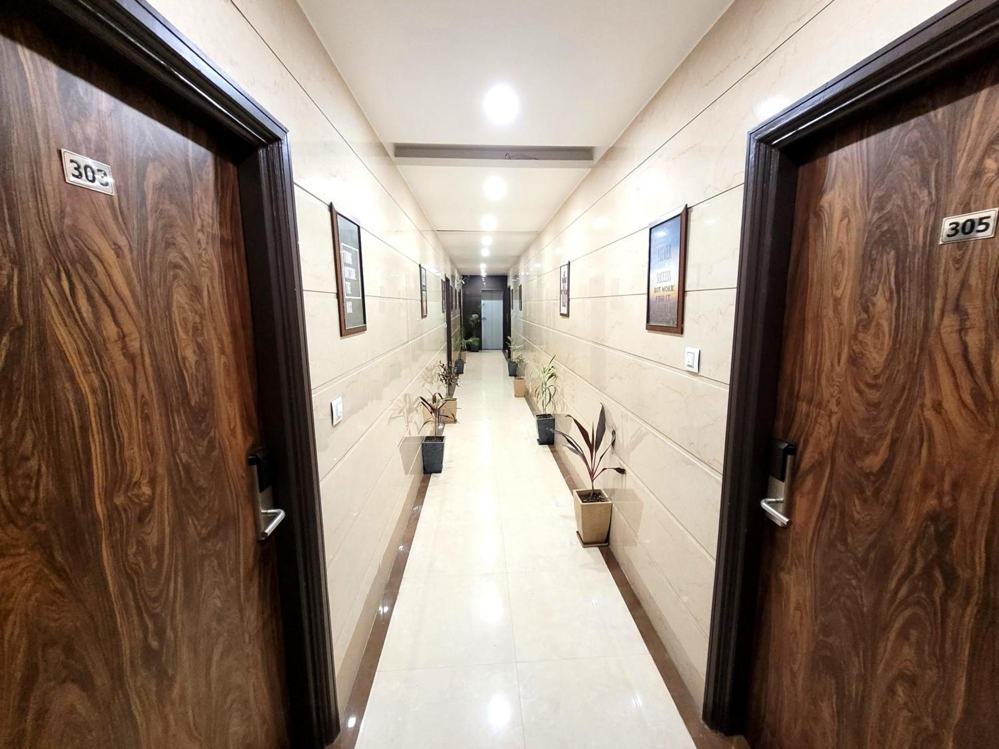 Hotel The Nirvana By Urban Galaxy Amritsar