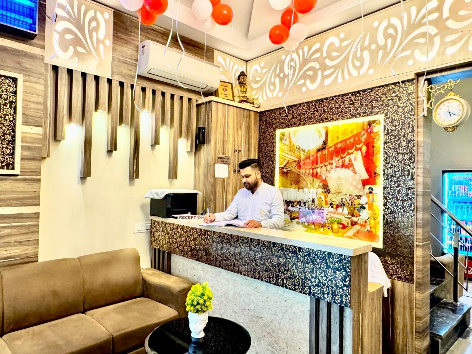 Hotel Heaven View - 50m From Golden Temple Amritsar
