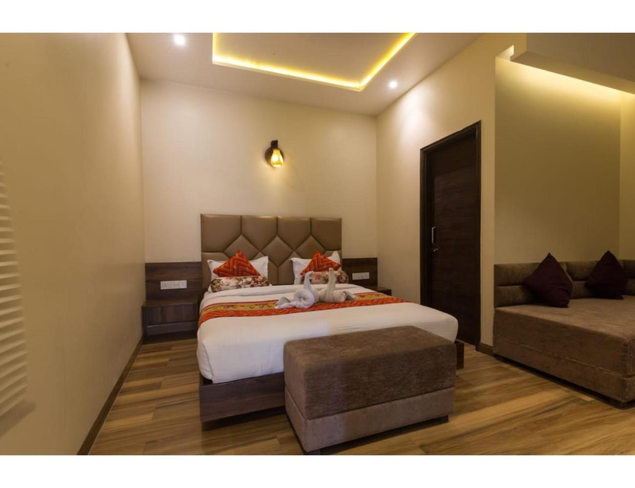 Homestay Urban Galaxy Square, Amritsar