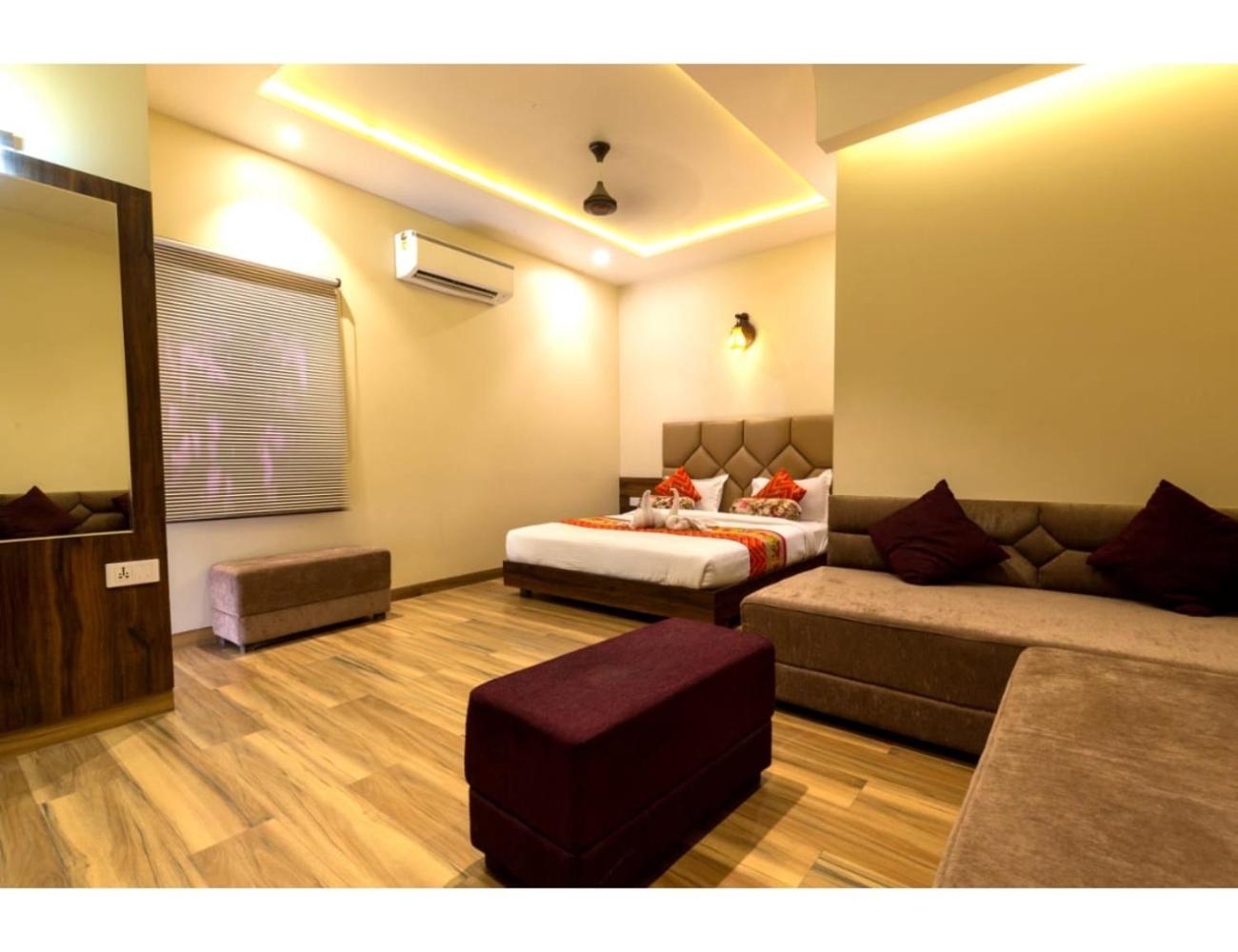 Urban Galaxy Square, Homestay Amritsar