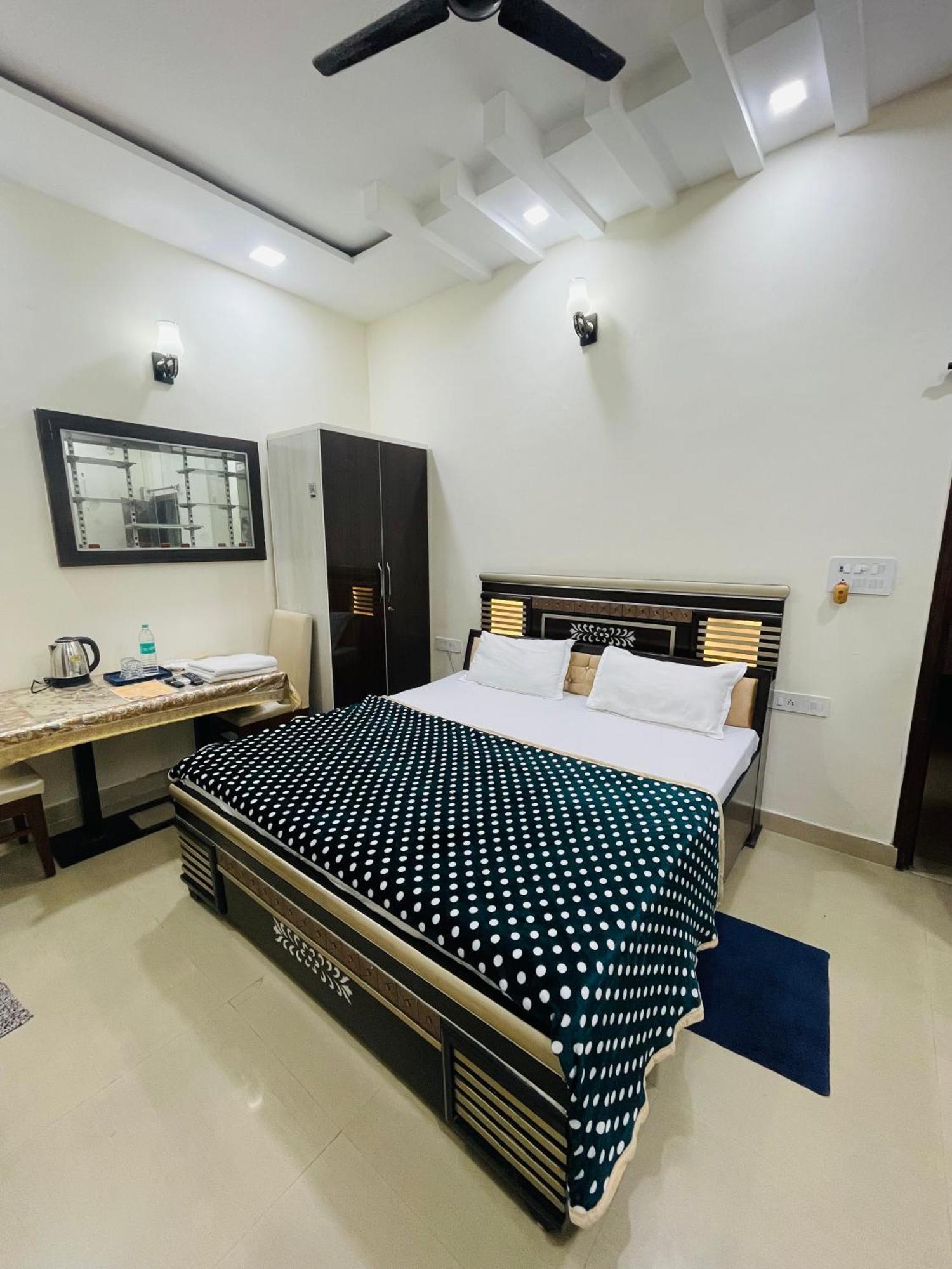 Comforts 500m From Airport *