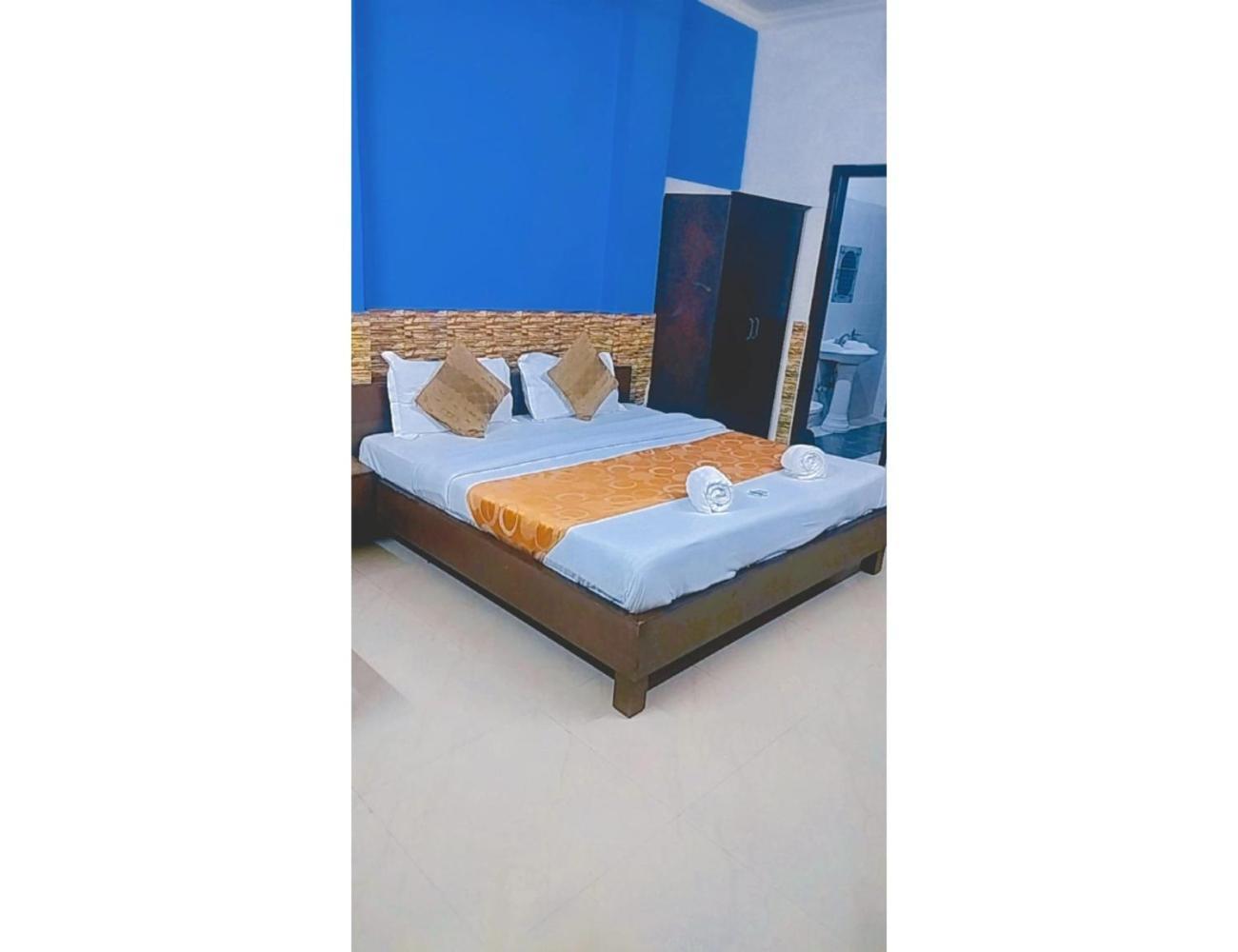 Krishna Residency, * Amritsar