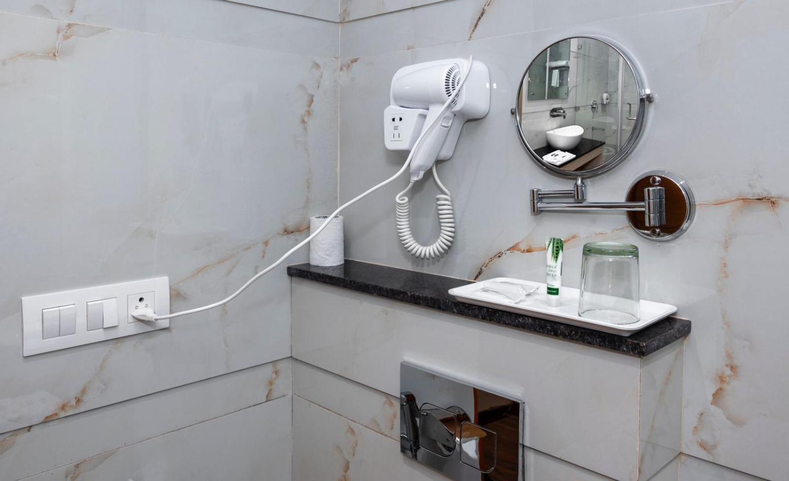 Classio Royale By Io Near Golden Temple Hotel Amritsar