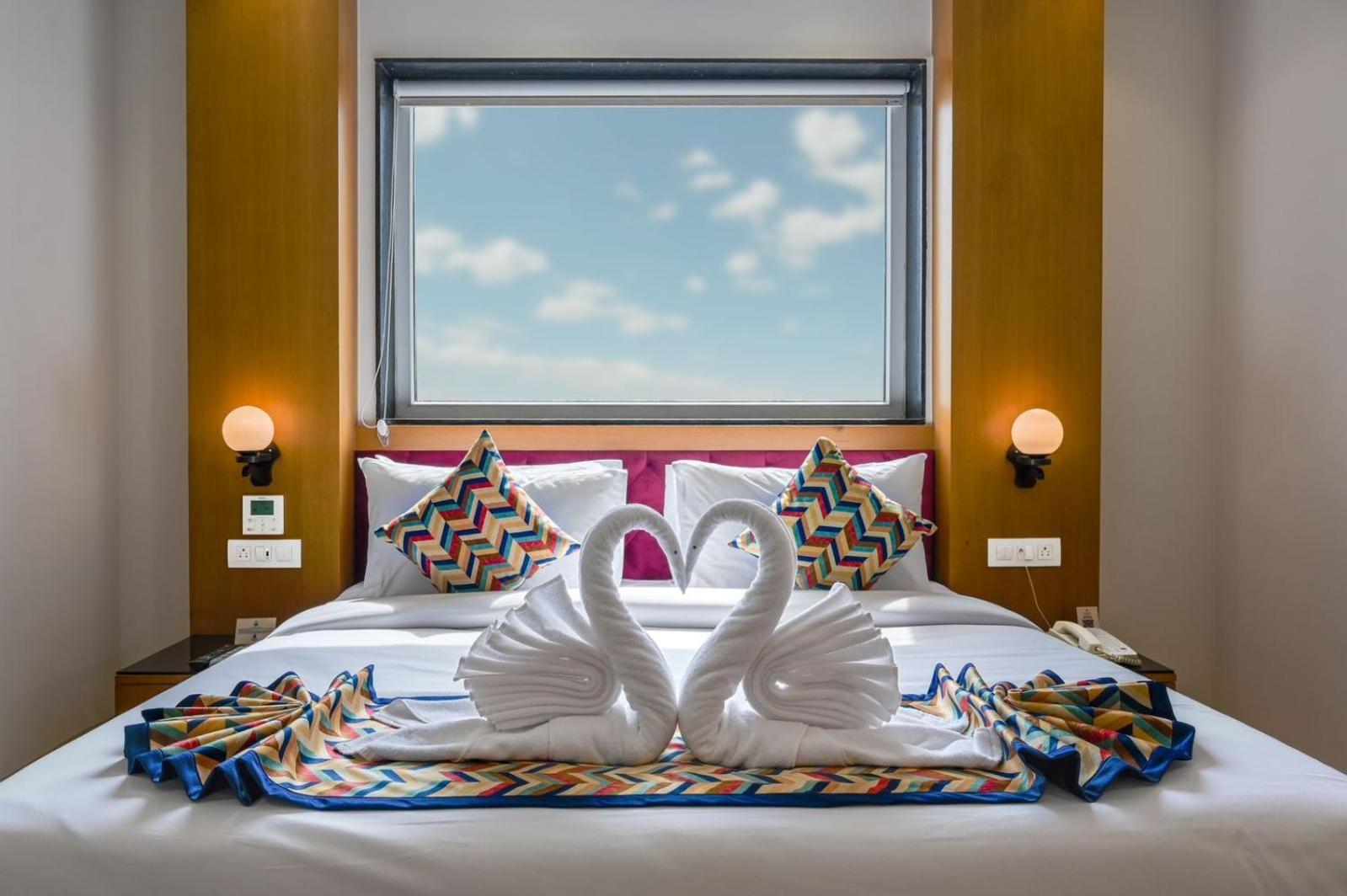 Hotel Classio Royale By Io Near Golden Temple Amritsar