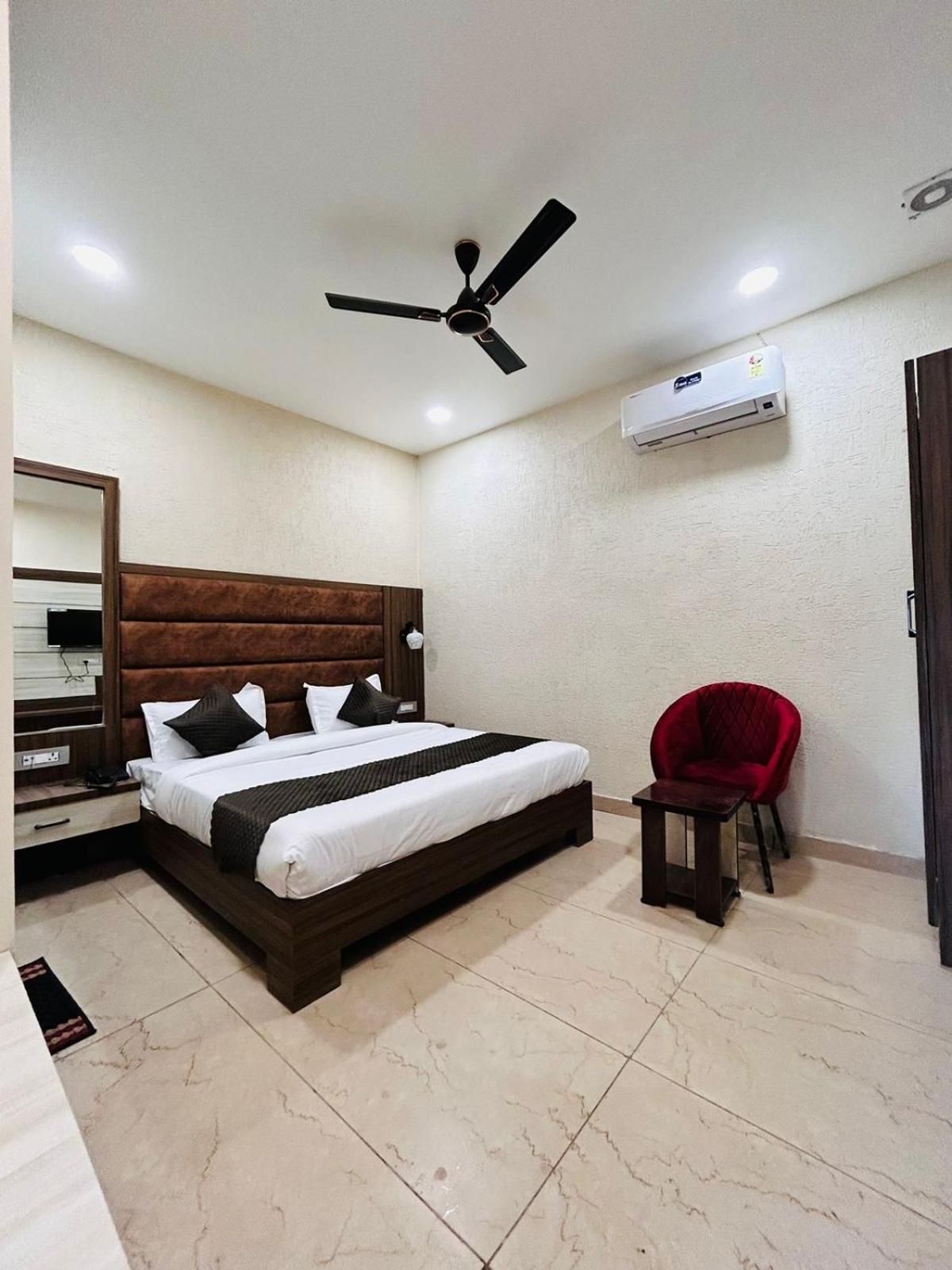 Monga Dreams - Rated Just 5 Min Walk From Goldem Temple 3* Amritsar