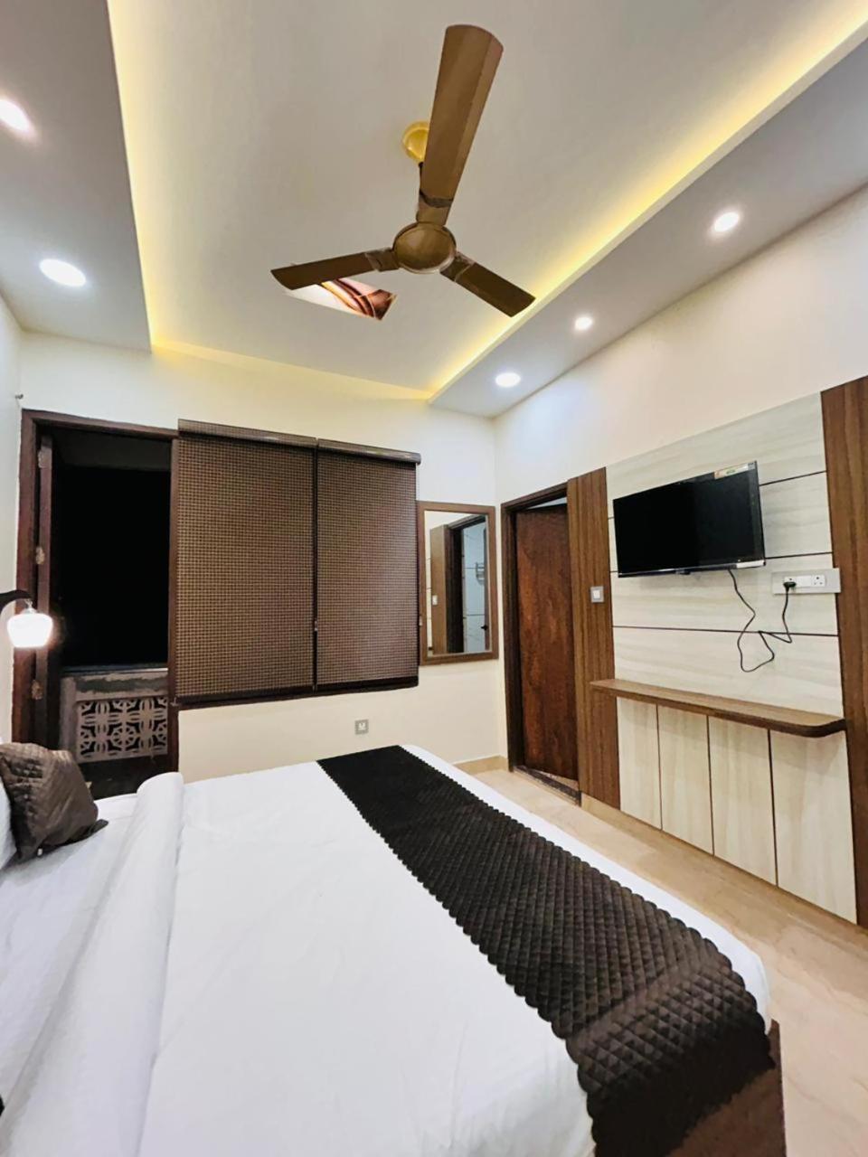 Monga Dreams - Rated Just 5 Min Walk From Goldem Temple Hotel 3*