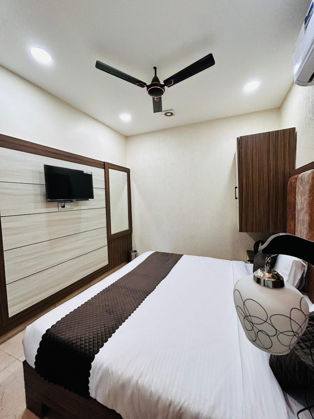 Monga Dreams - Rated Just 5 Min Walk From Goldem Temple Hotel 3*