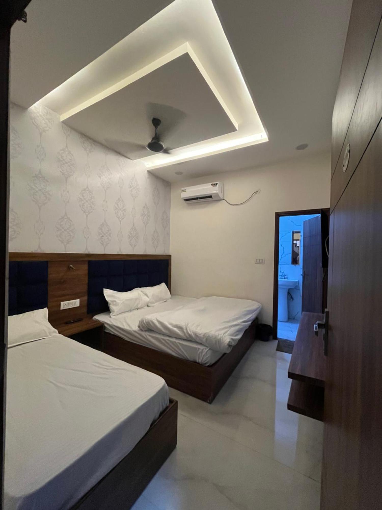 The Peace Hotel 3*