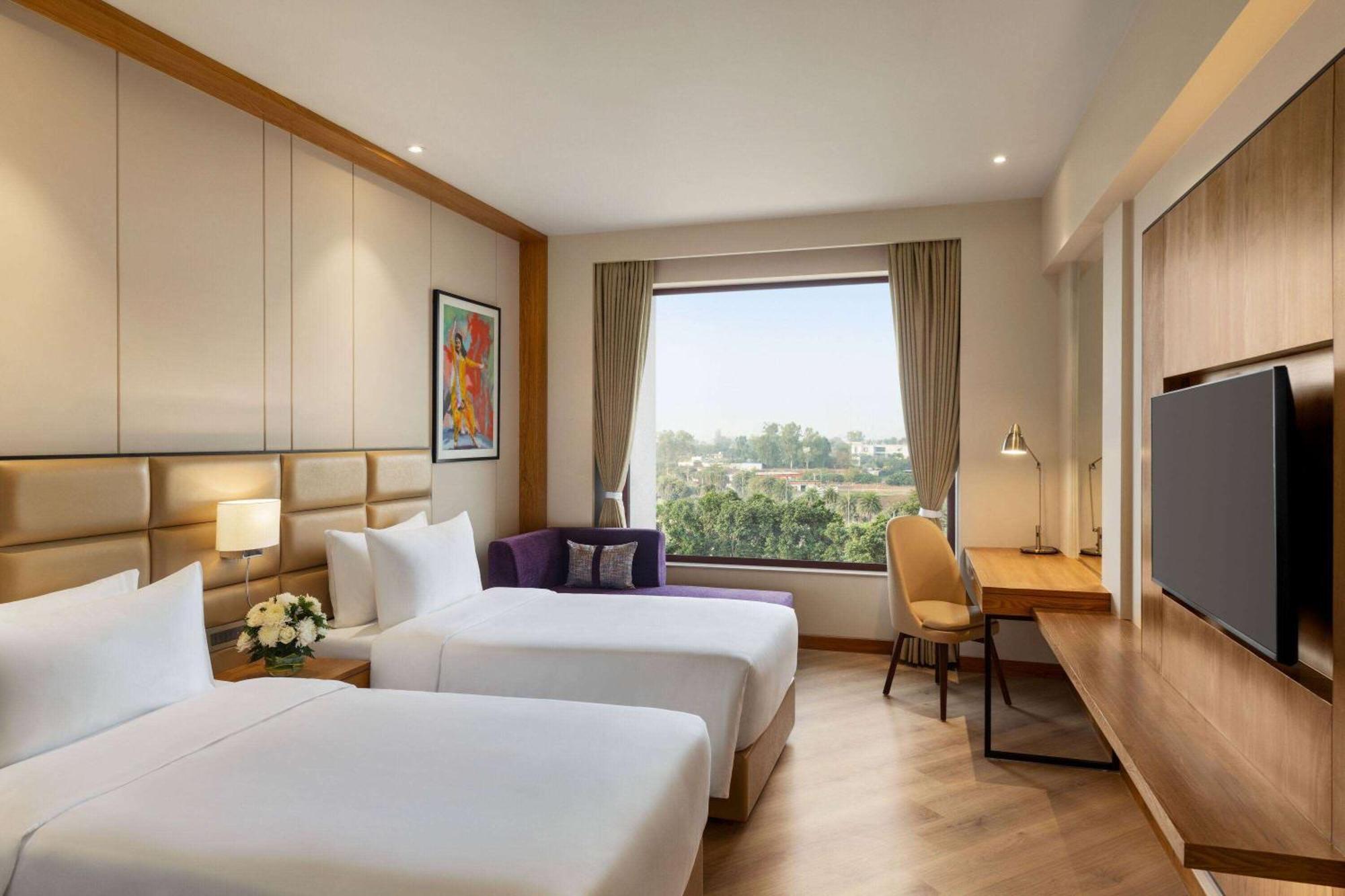 Ramada Encore By Wyndham Airport Hotel
