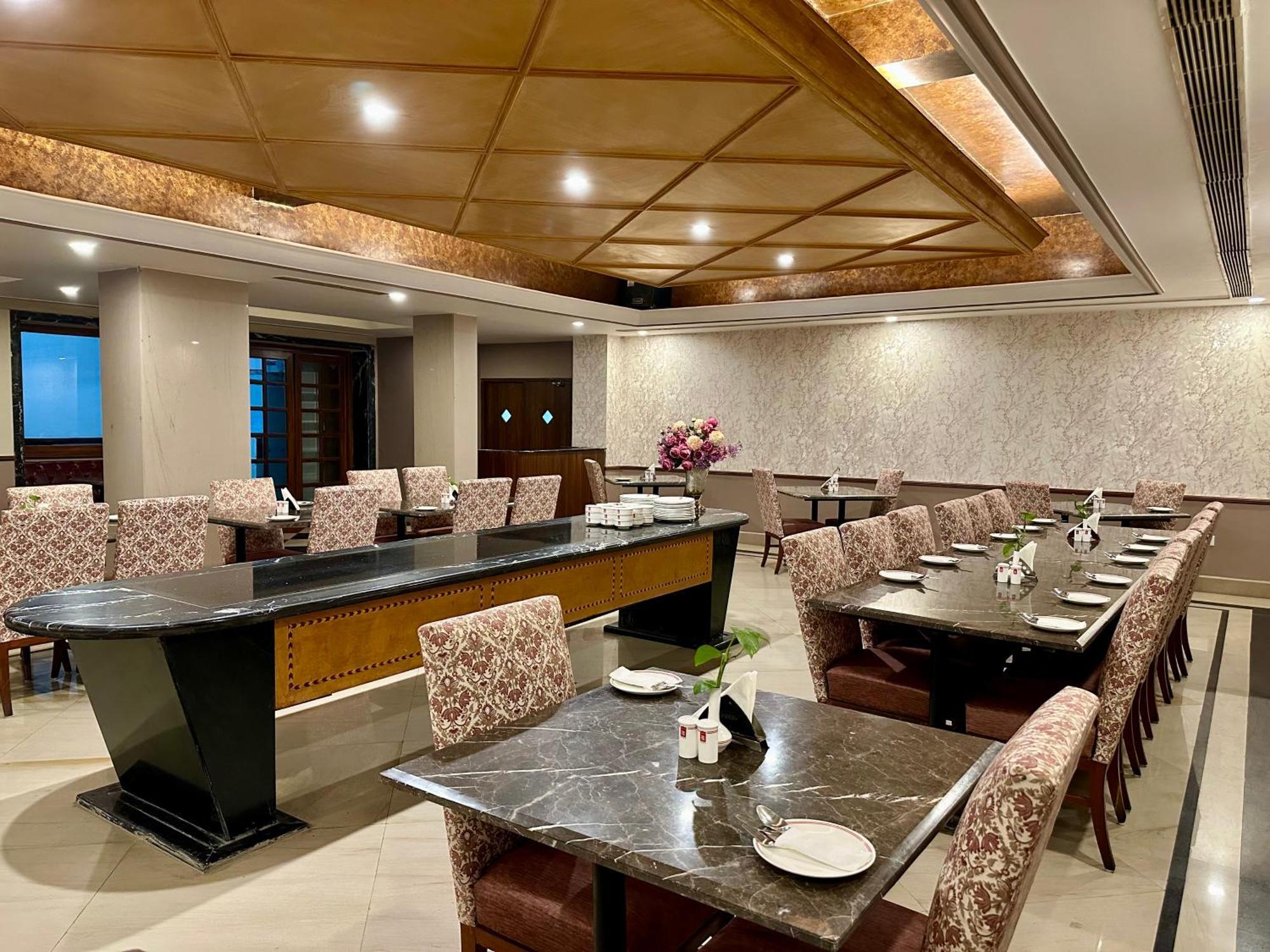 Ritz Plaza