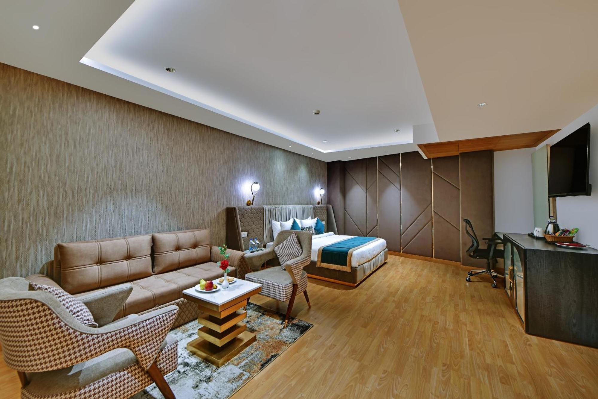 Quality Elite, Hotel
