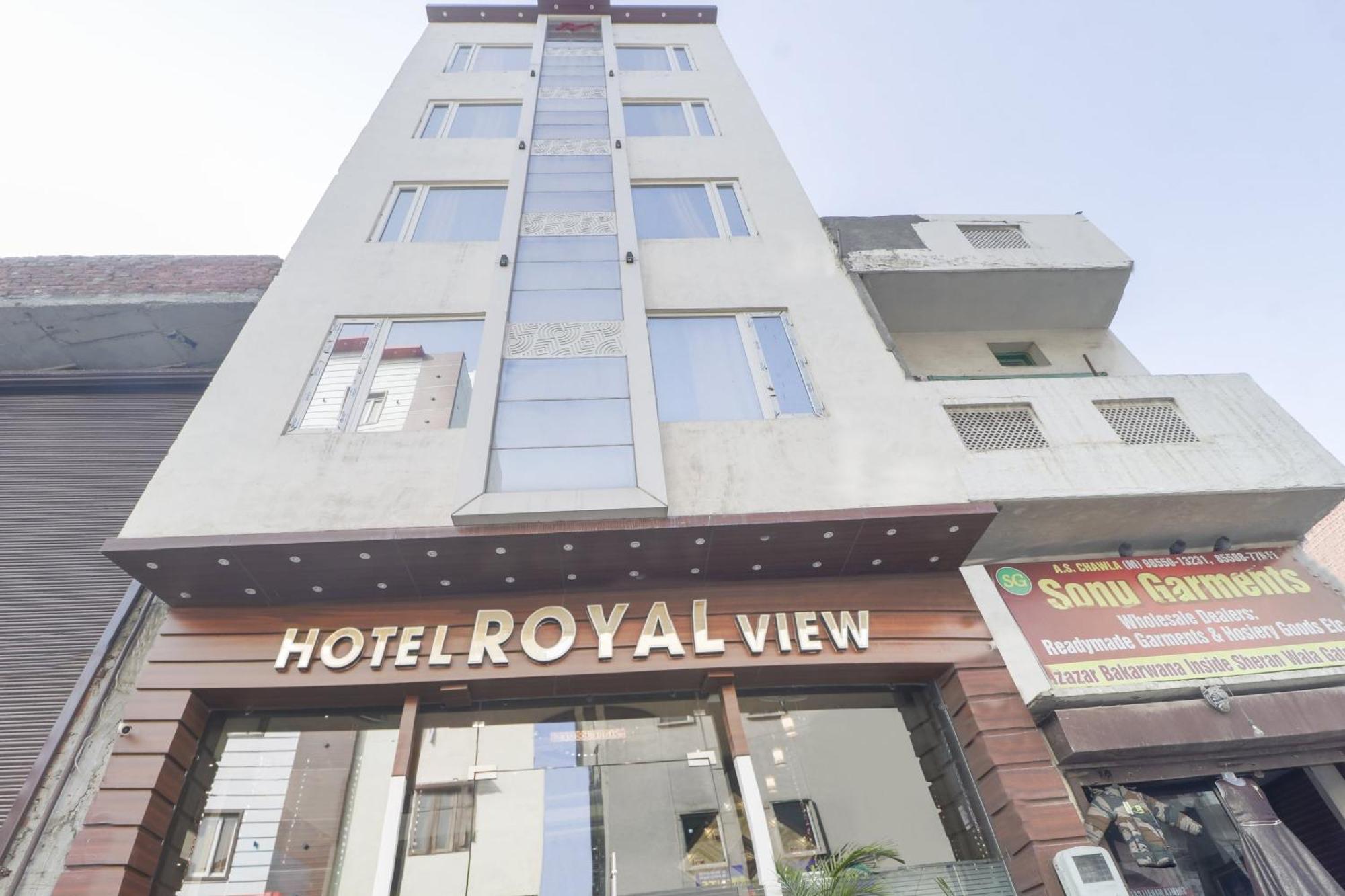 Hotel Oyo 77326 Hotel Royal View 3*