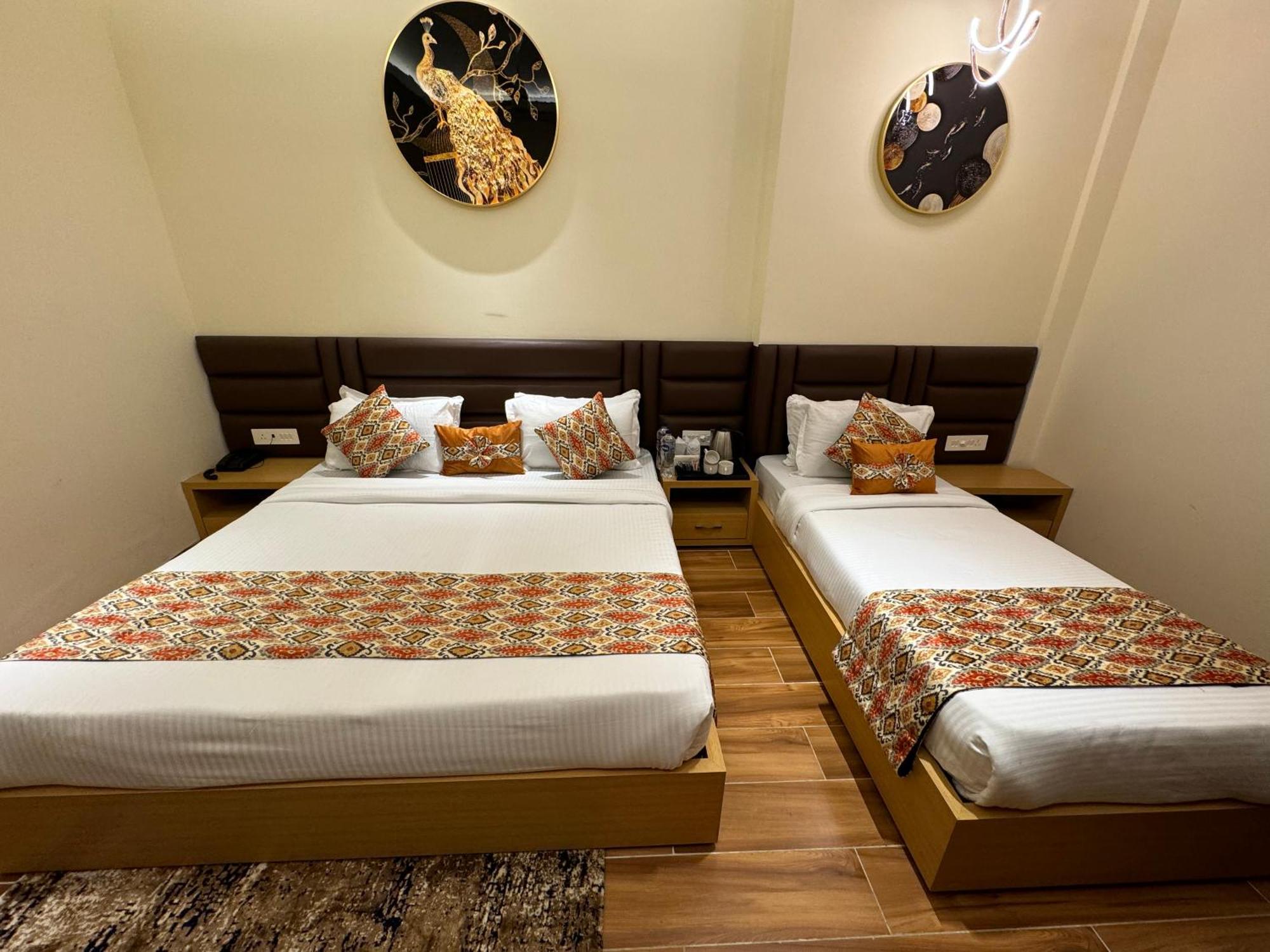 Hotel Heaven View - 50m From Golden Temple 3*