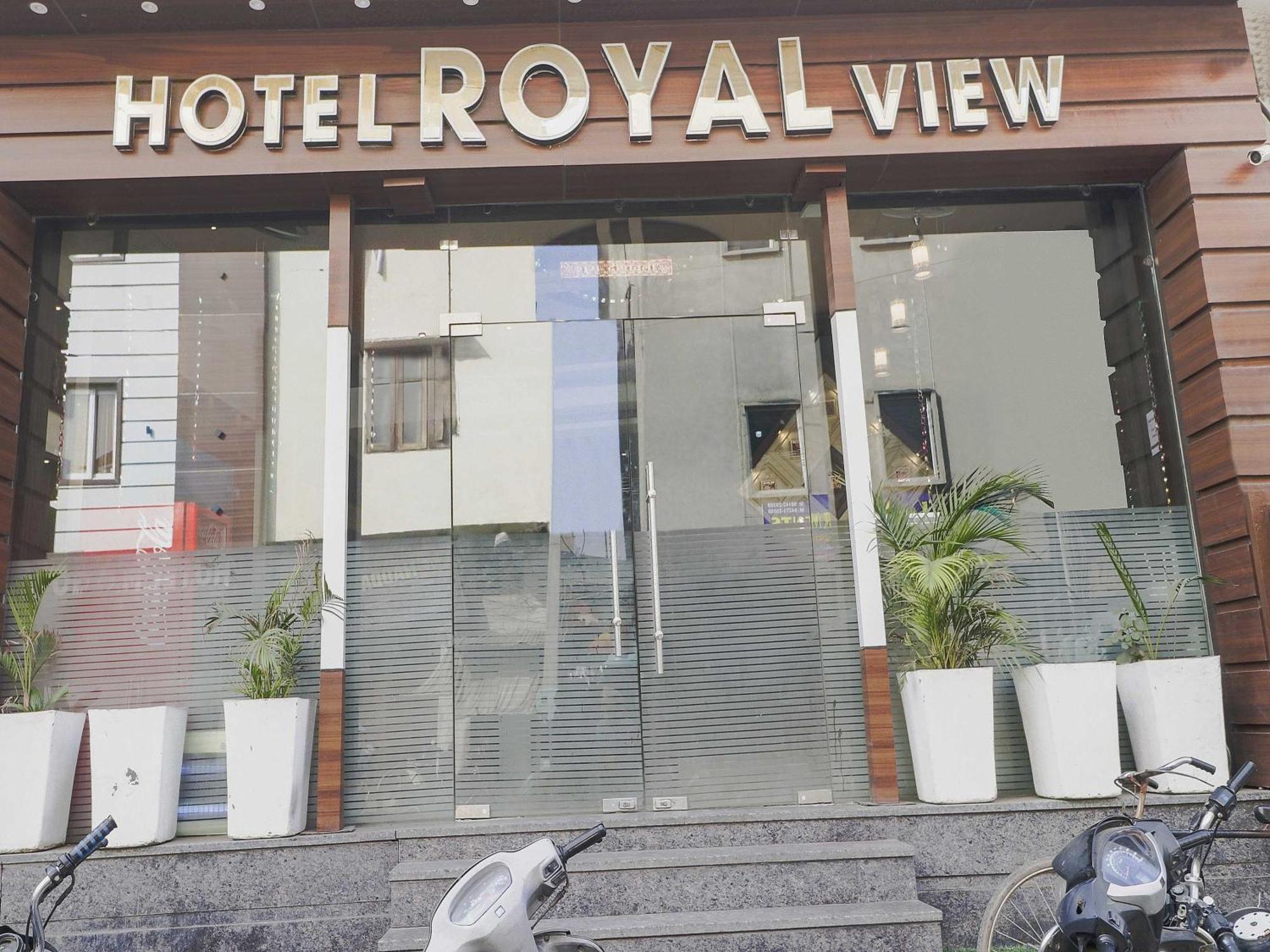Oyo 77326 Hotel Royal View Hotel