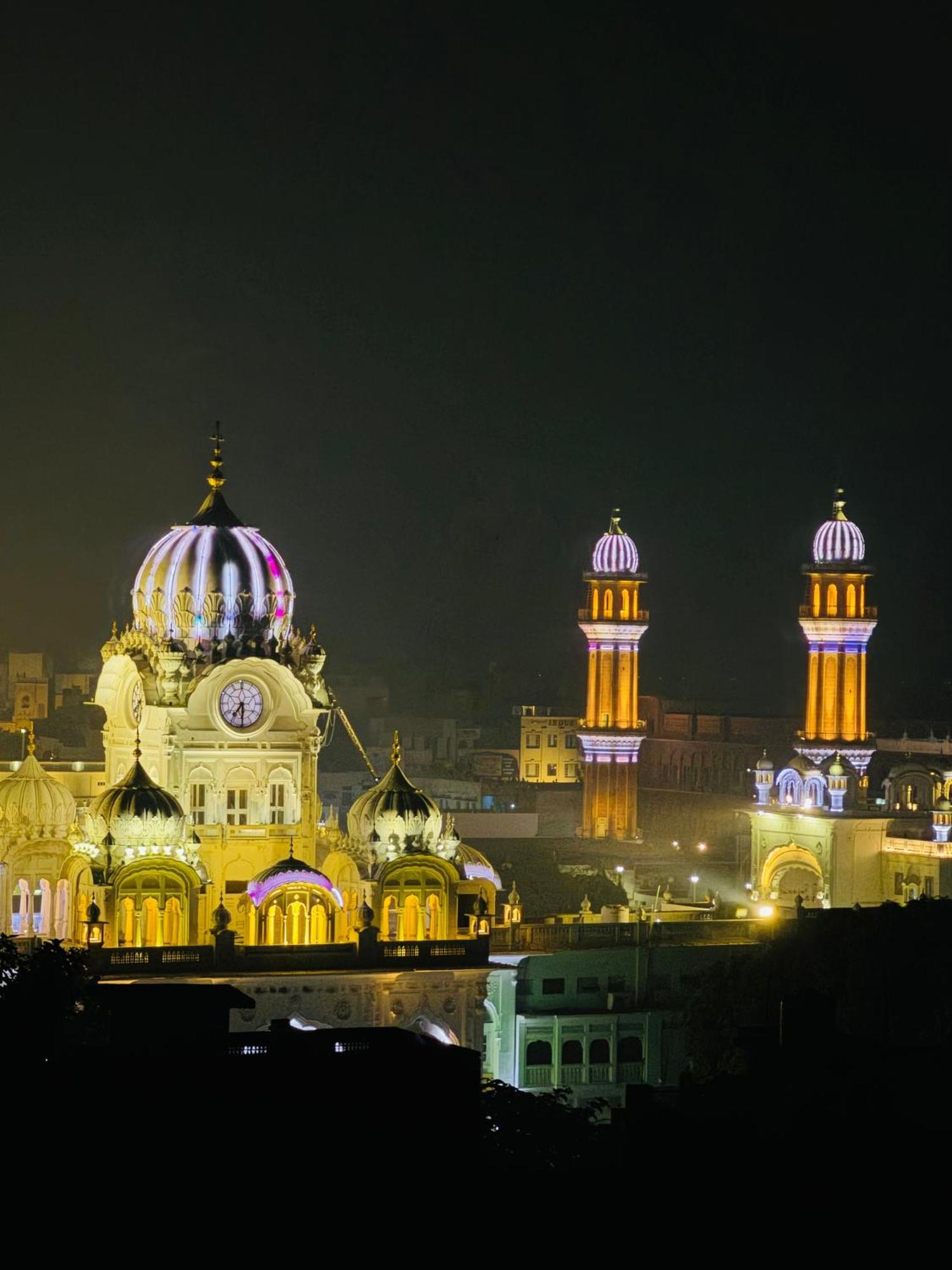 Heaven View - 50m From Golden Temple Amritsar