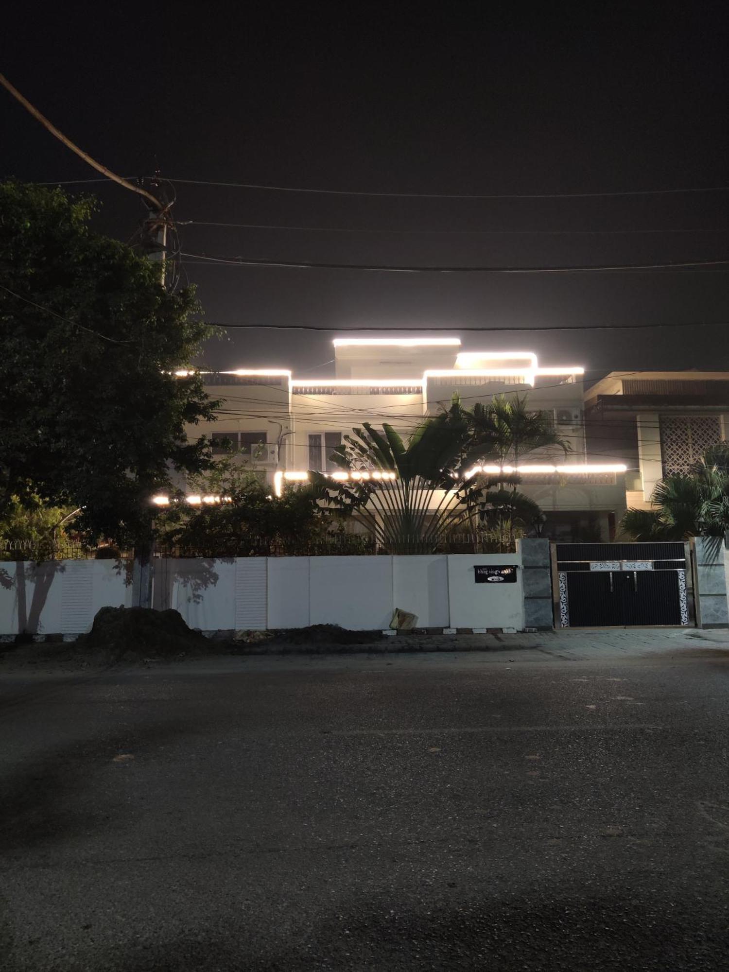 Ankhi's With Parking Apartment *